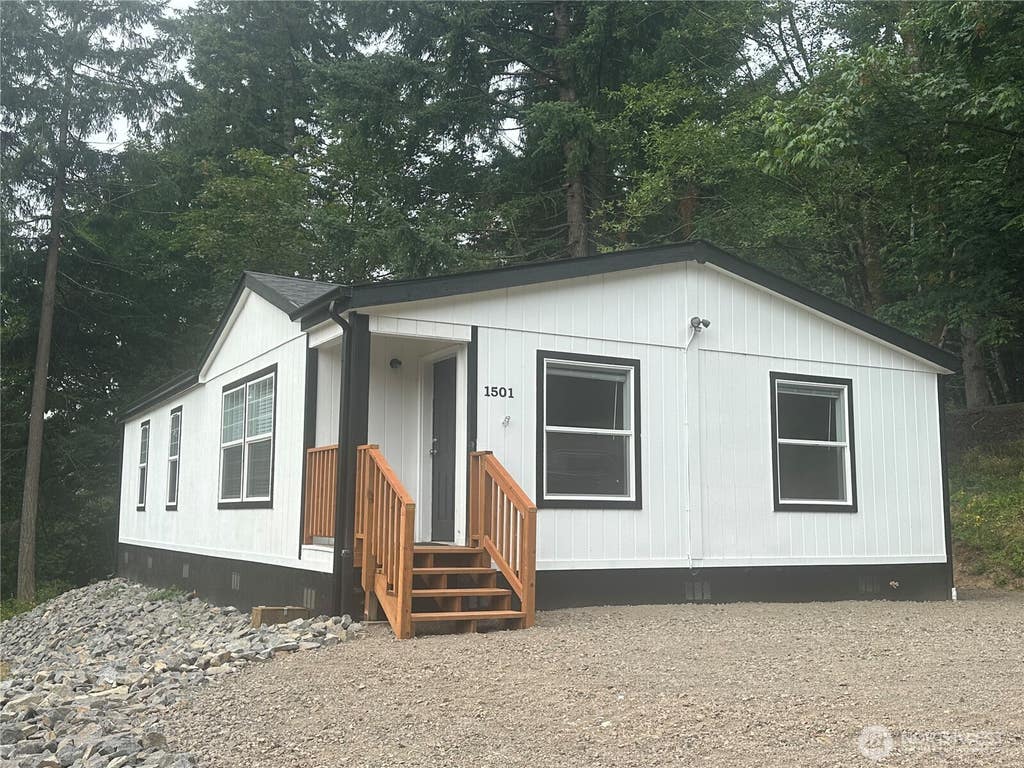 Photo of 1501 China Garden Road, Kalama, WA 98625 (MLS # 2558640)