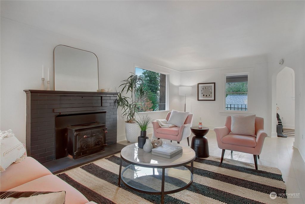 Photo of 3225 NE 91st Street, Seattle, WA 98115 (MLS # 2025422)