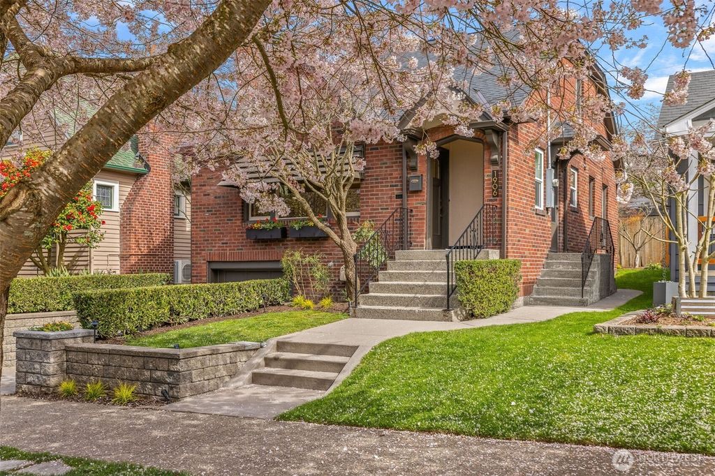 Photo of 1906 44th Avenue SW, Seattle, WA 98116 (MLS # 2504914)