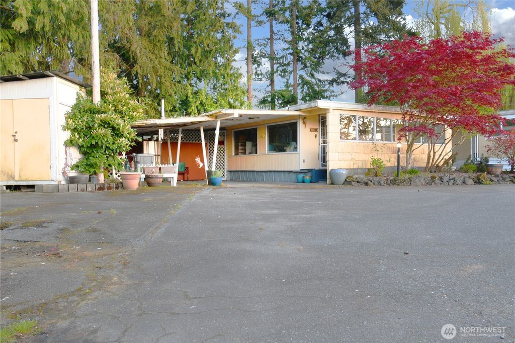 Photo of 18501 52nd Avenue #61, Lynnwood, WA 98037 (MLS # 2515063)
