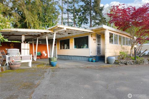 Photo of 18501 52nd Avenue #61, Lynnwood, WA 98037 (MLS # 2515063)