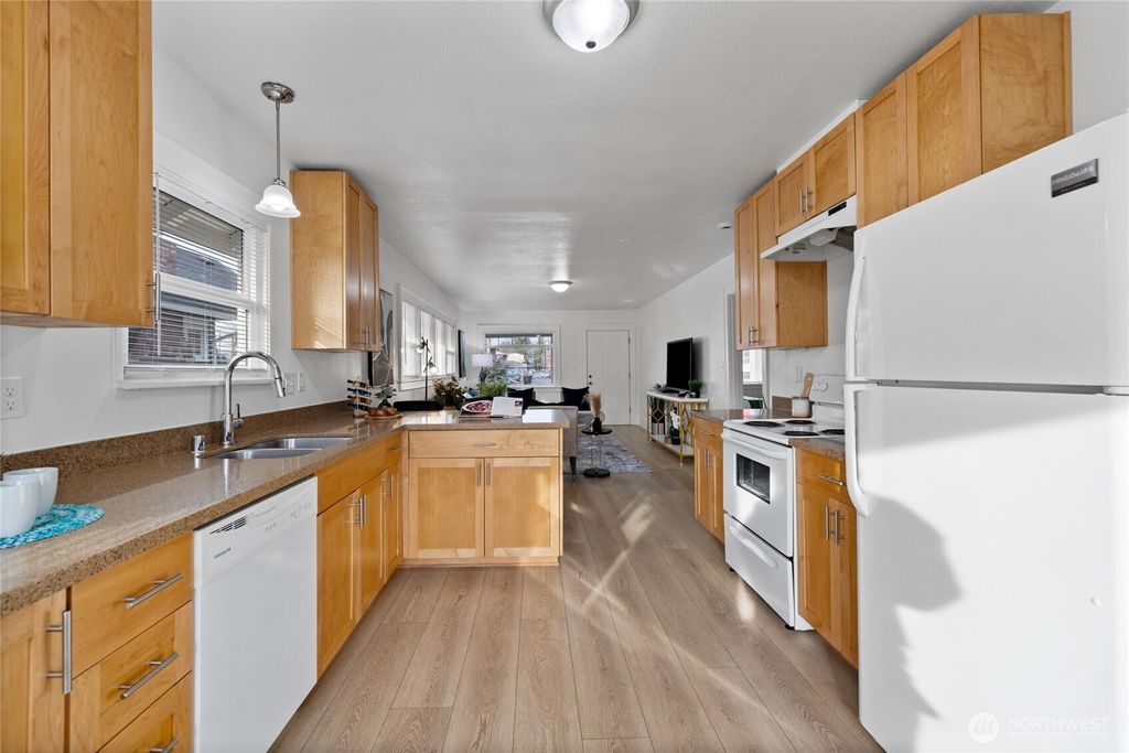 Photo of 812 S 39th Street, Tacoma, WA 98418 (MLS # 2463107)