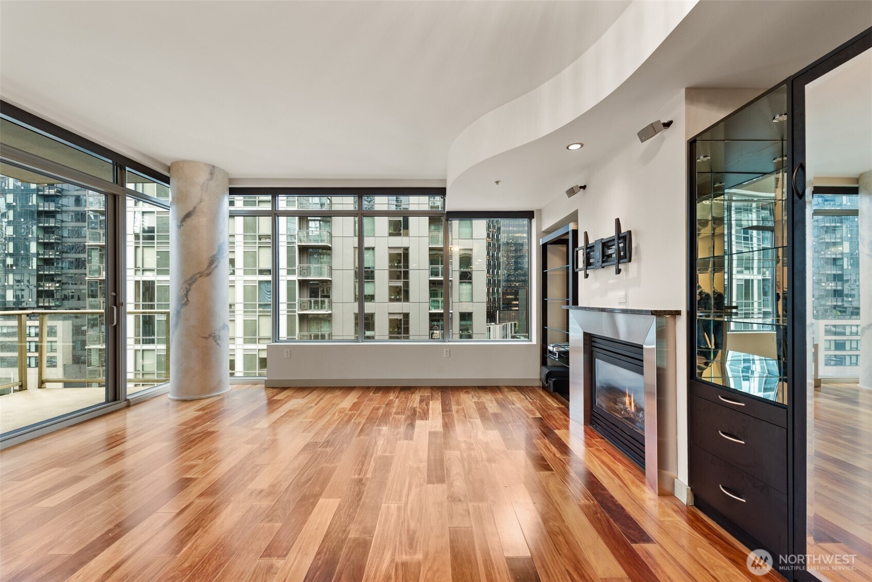 900 Lenora Street 801