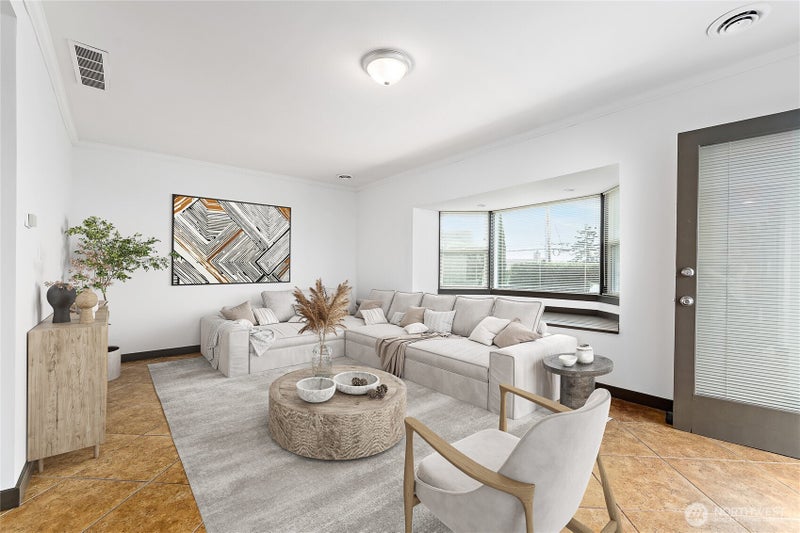 122 8th Avenue