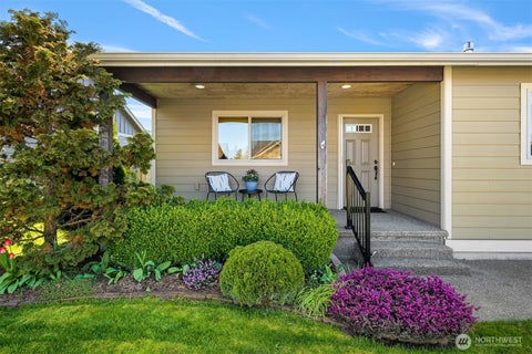 Photo of 403 Westview Place, Nooksack, WA 98276 (MLS # 2551851)