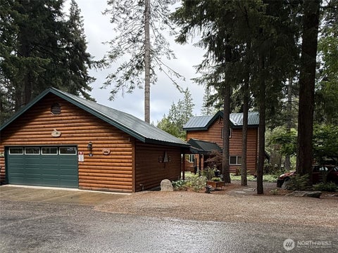 Photo of 990 Pebble Beach Drive, Cle Elum, WA 98922 (MLS # 2553150)
