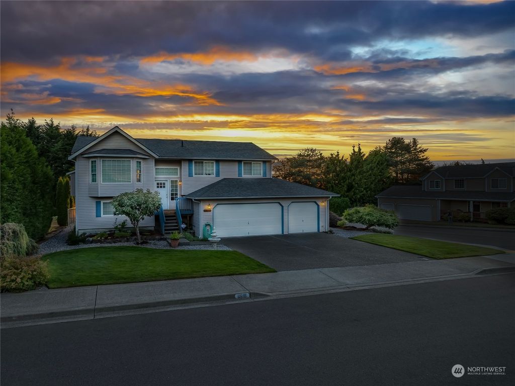 Photo of 6618 75th Drive NE, Marysville, WA 98270 (MLS # 2145225)