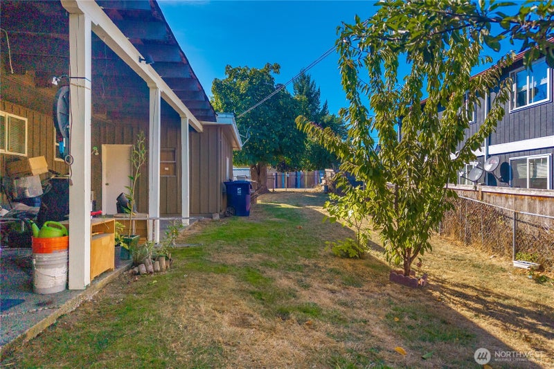 1561 S 35th Street