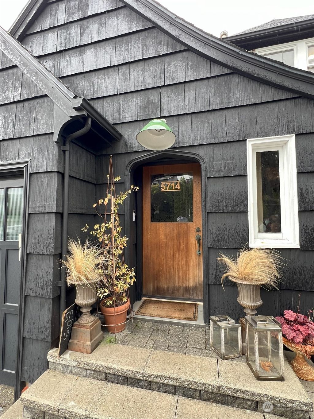 Photo of 5714 SW Admiral Way, Seattle, WA 98116 (MLS # 2264671)