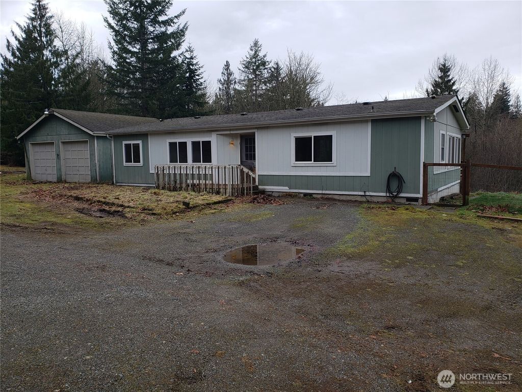 Photo of 216 205th Avenue E, Lake Tapps, WA 98391 (MLS # 2477763)