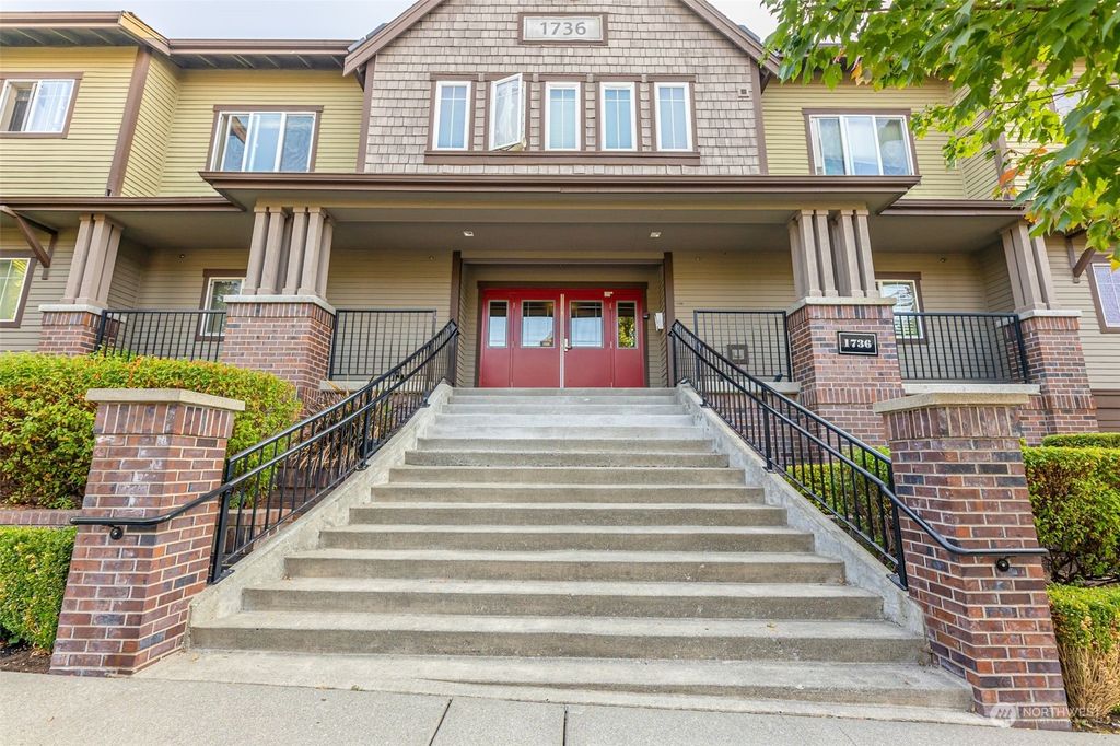 Photo of 1736 NE 10th Avenue NE #C217, Issaquah, WA 98029 (MLS # 2005046)