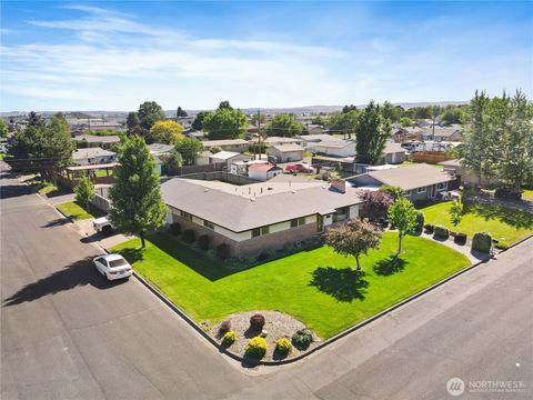 Photo of 1156 E Elm Street, Othello, WA 99344 (MLS # 2520956)