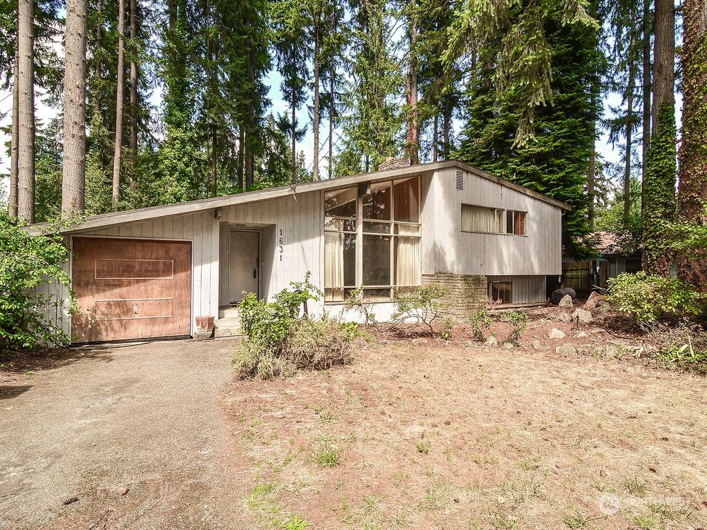 Photo of 1631 153rd Avenue SE, Bellevue, WA 98007 (MLS # 2140726)
