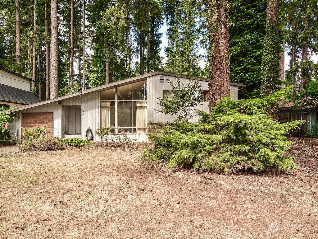 Photo of 1631 153rd Avenue SE, Bellevue, WA 98007 (MLS # 2140726)