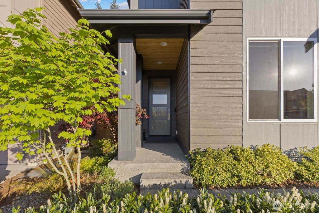 Photo of 13409 Edmunds Parkway E, Bonney Lake, WA 98391 (MLS # 2518035)