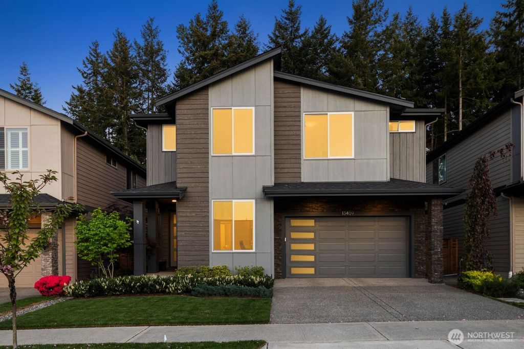 Photo of 13409 Edmunds Parkway E, Bonney Lake, WA 98391 (MLS # 2518035)
