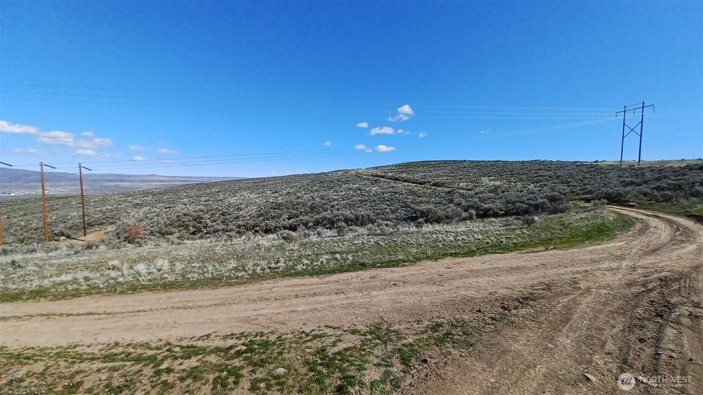 Photo of 0 Buds Place #1, Yakima, WA 98901 (MLS # 2471479)