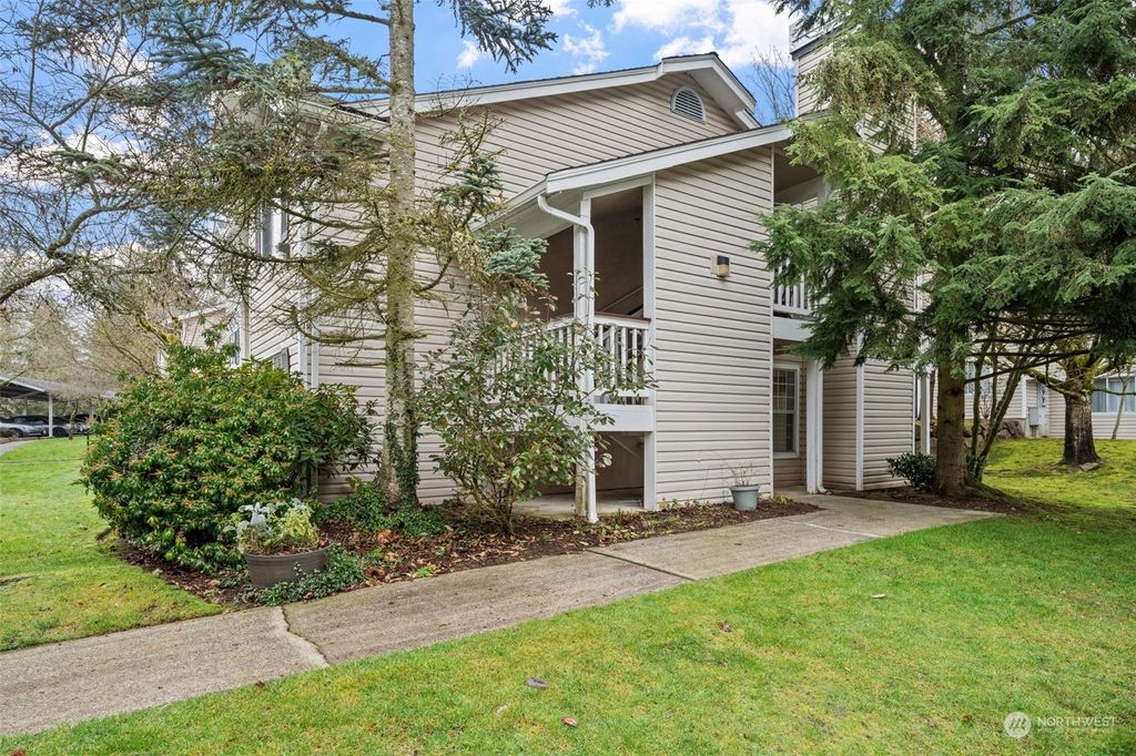 Photo of 19230 Forest Park Drive NE #H128, Lake Forest Park, WA 98155 (MLS # 2323279)