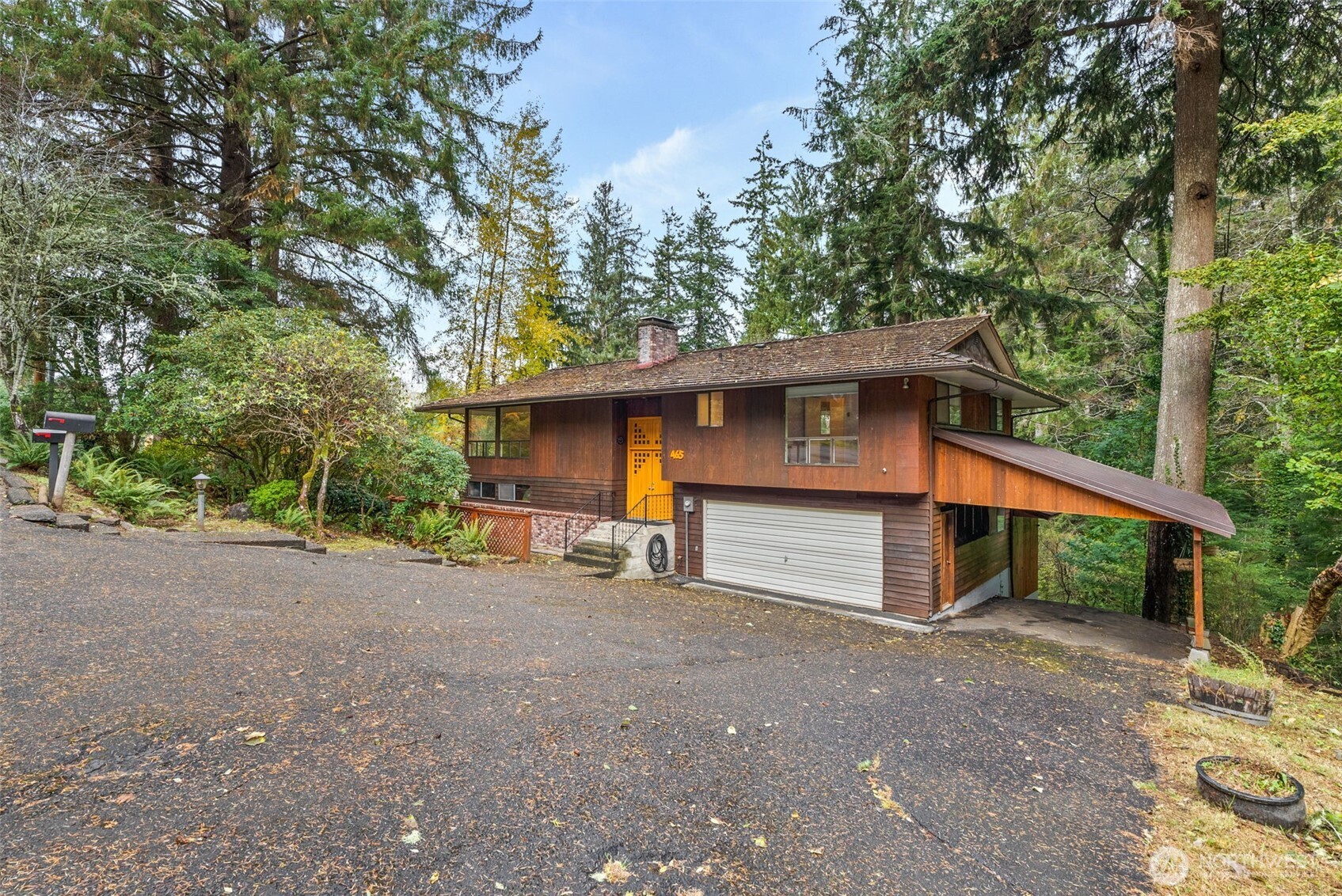 465 Upper Grand Avenue