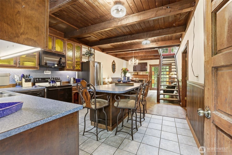 303 E 11th Street