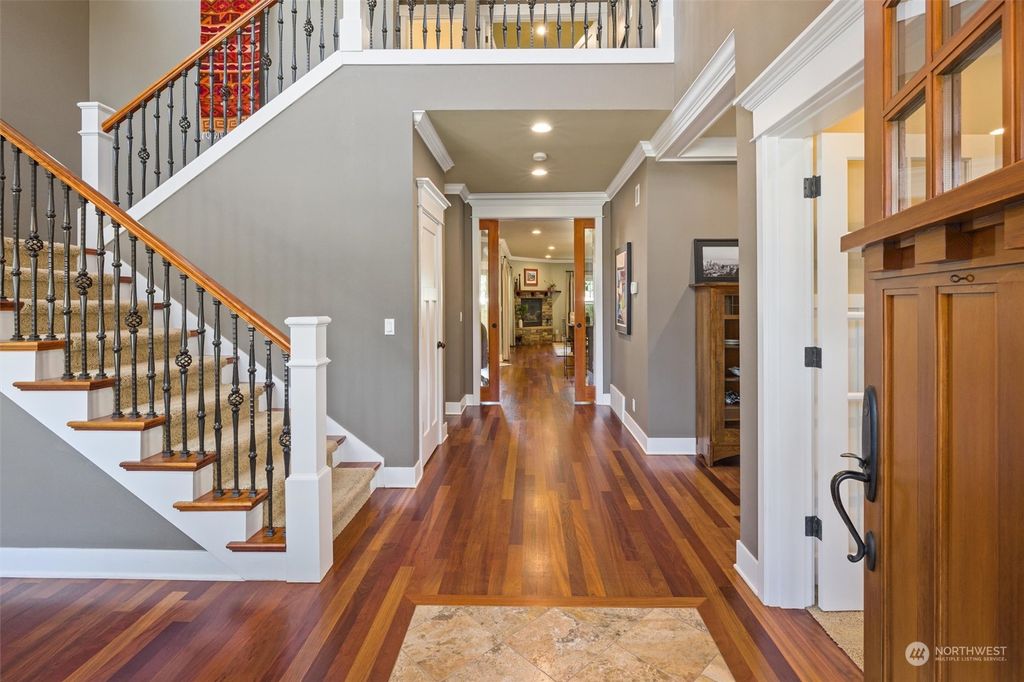 Photo of 712 19th Lane W, Kirkland, WA 98033 (MLS # 2074272)