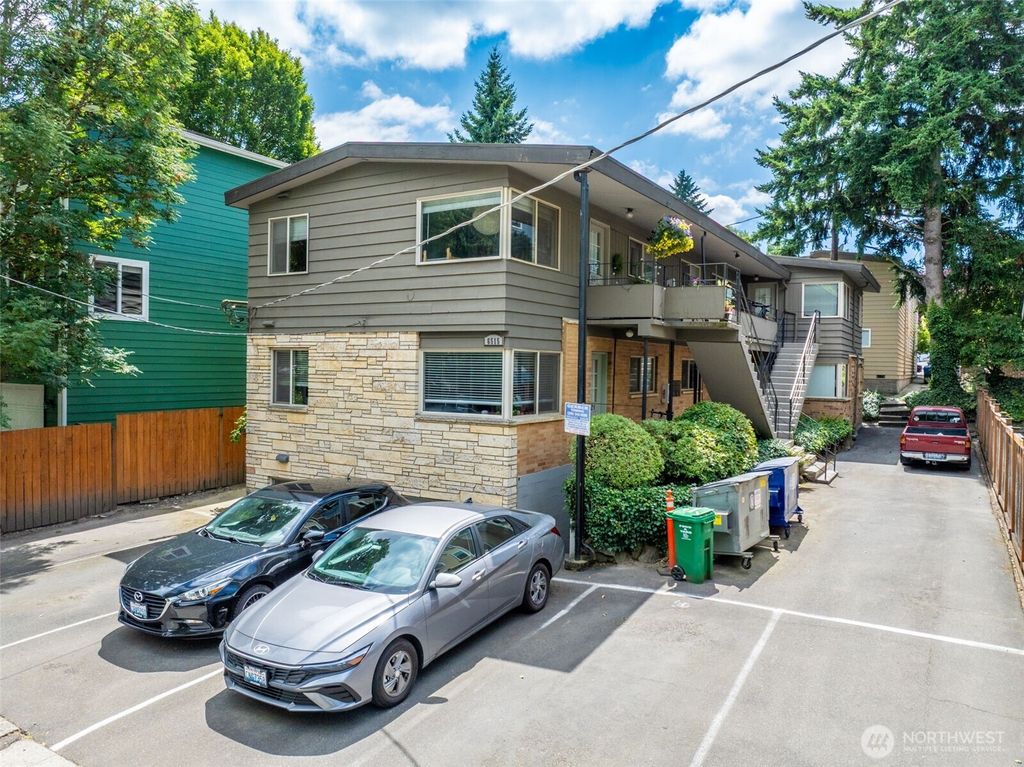 Photo of 6515 5th Avenue NE, Seattle, WA 98115 (MLS # 2407581)