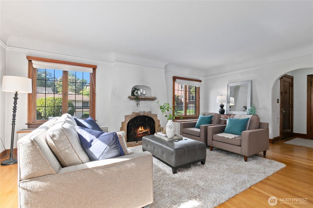 Photo of 2118 NE Park Road, Seattle, WA 98105 (MLS # 2374779)