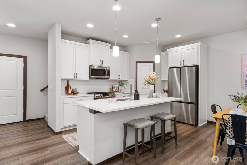 9516 Fairhaven Circle NE