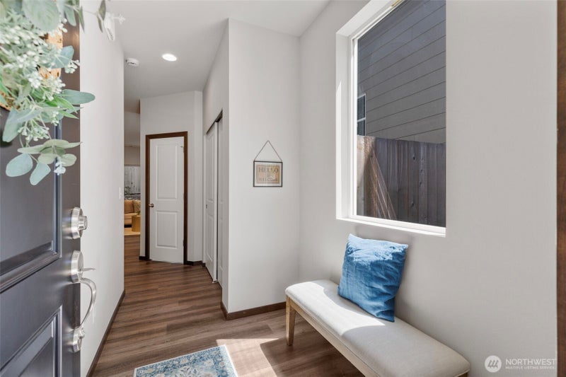 9516 Fairhaven Circle NE