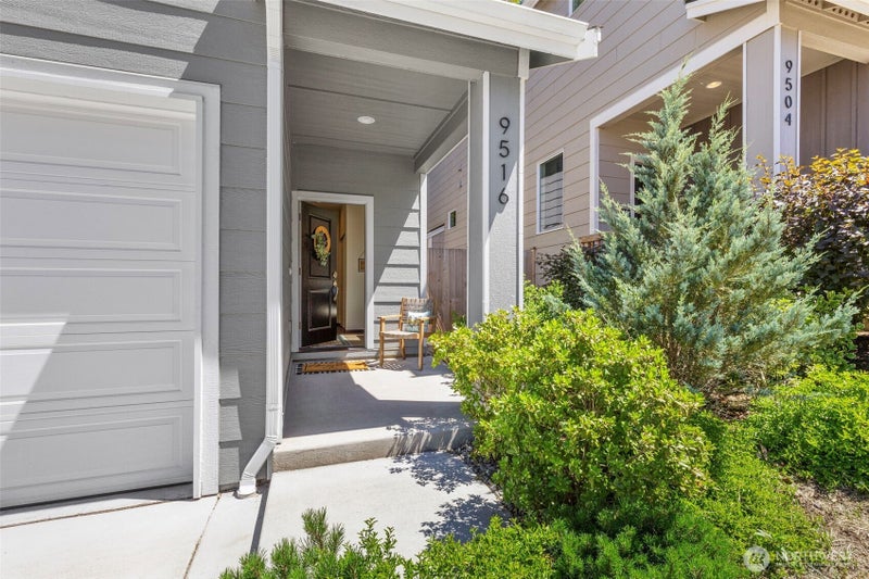 9516 Fairhaven Circle NE