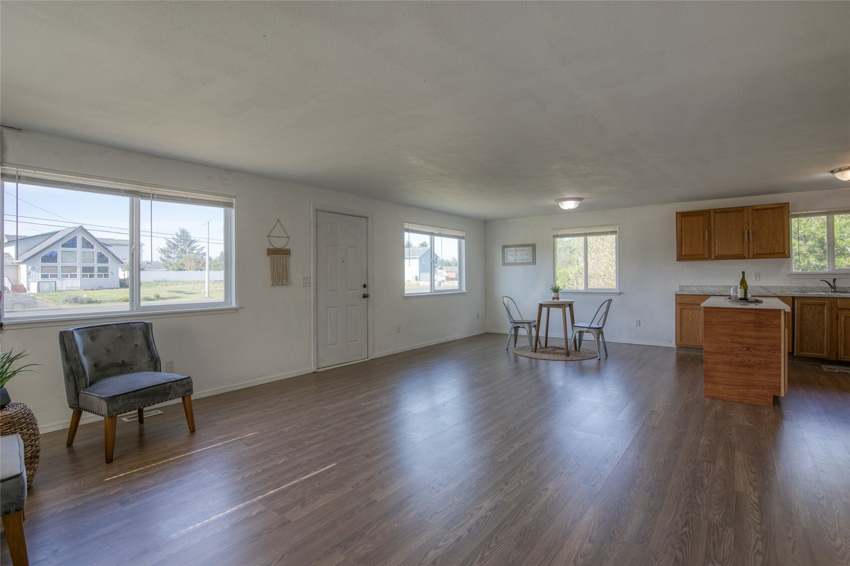 406 Ocean Shores Blvd Street SW