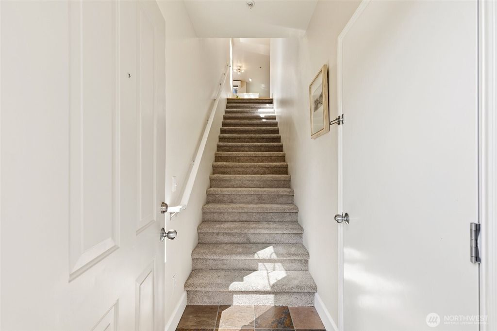 Photo of 551 241st Lane SE, Sammamish, WA 98074 (MLS # 2526818)