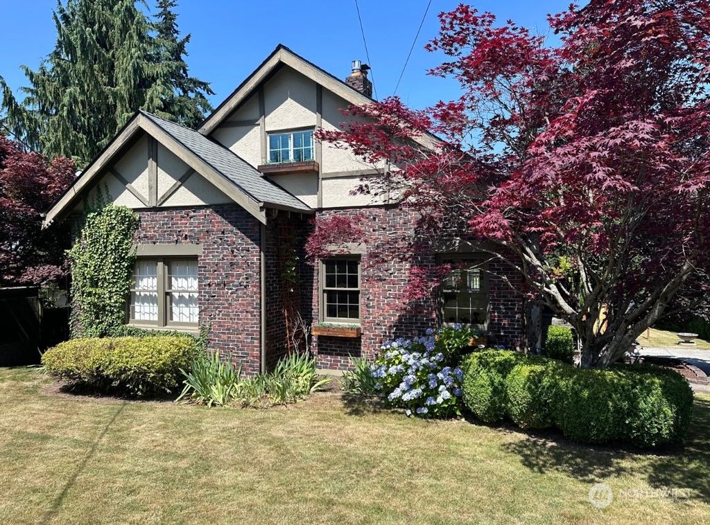 Photo of 3715 Shelby Road, Lynnwood, WA 98087 (MLS # 2272465)