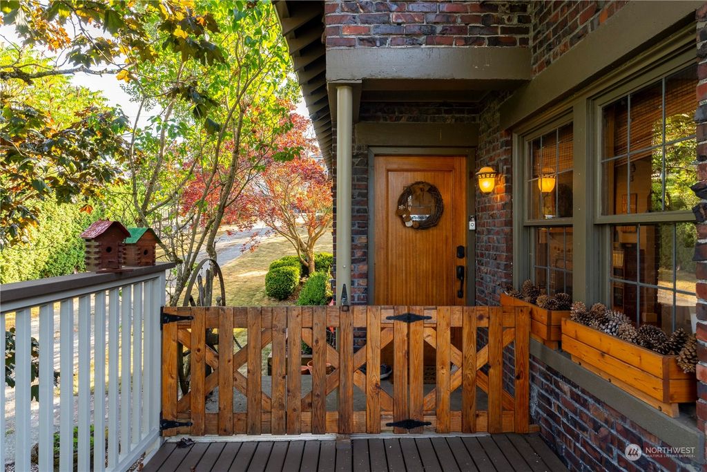 Photo of 3715 Shelby Road, Lynnwood, WA 98087 (MLS # 2272465)