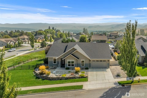Photo of 351 Allison Street, Wenatchee, WA 98801 (MLS # 2572808)