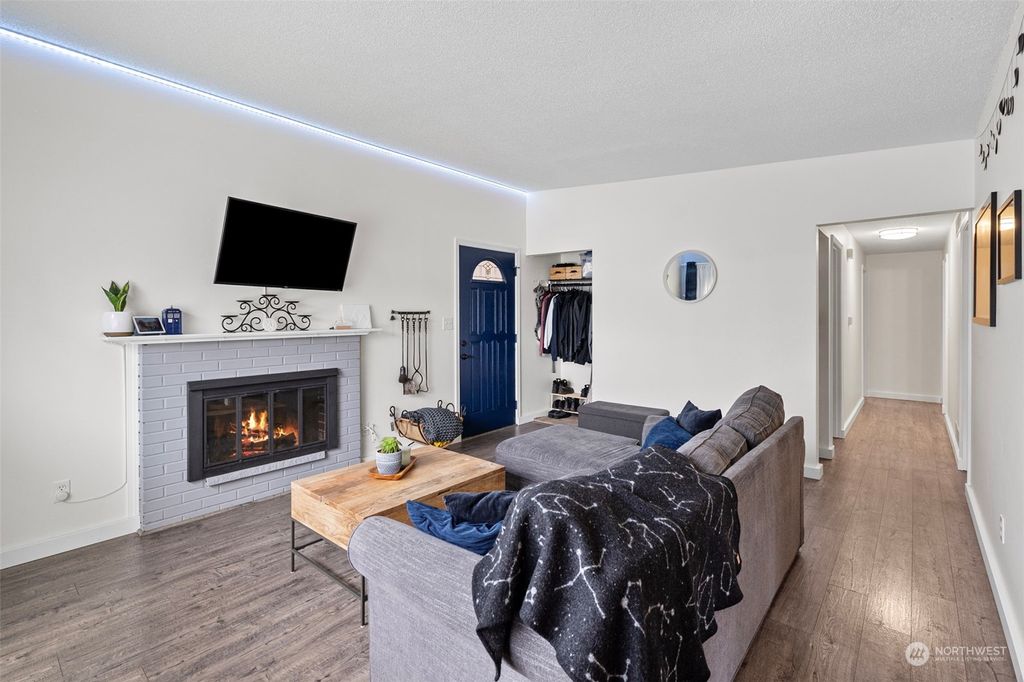 Photo of 3927 S 343rd Street, Auburn, WA 98001 (MLS # 2214991)