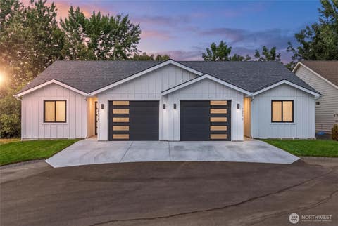 Photo of 1037 SE Date Avenue #1, College Place, WA 99324 (MLS # 2562936)