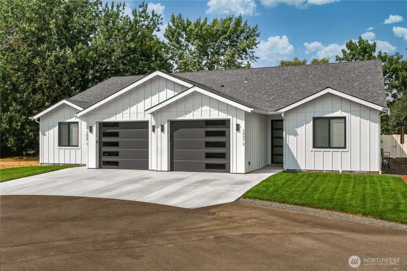 1037 SE Date Avenue 1