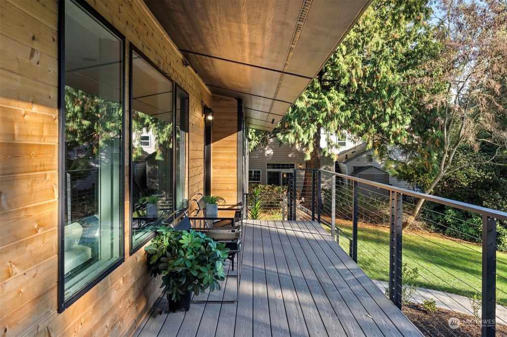 Photo of 1520 NE 106th Street, Seattle, WA 98125 (MLS # 2176958)