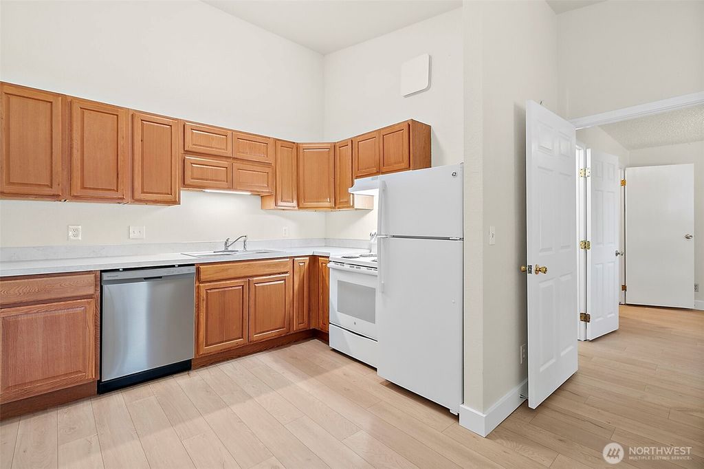 Photo of 417 22nd Street SE, Auburn, WA 98002 (MLS # 2559823)