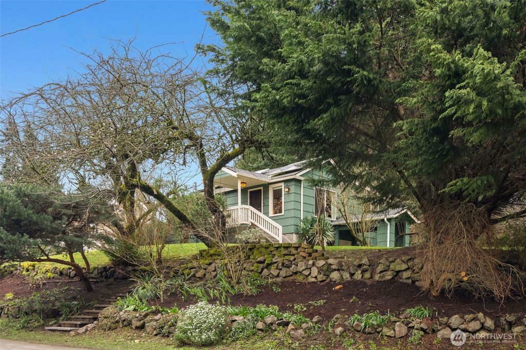 Photo of 10238 7th Avenue SW, Seattle, WA 98146 (MLS # 2495085)