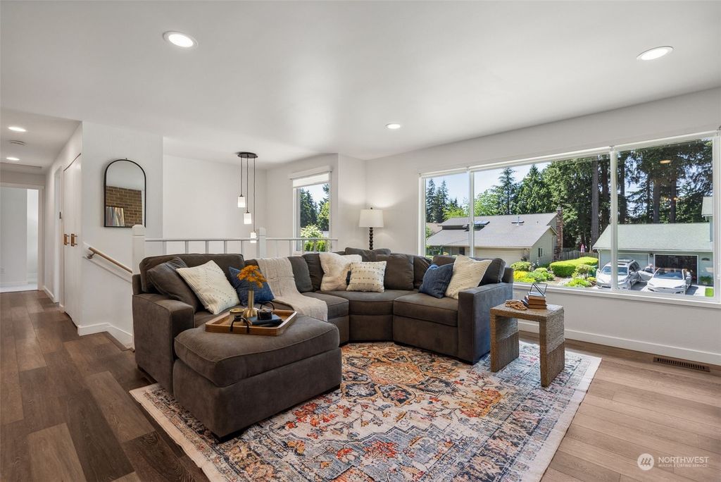 Photo of 10912 129th Place NE, Kirkland, WA 98033 (MLS # 2250284)