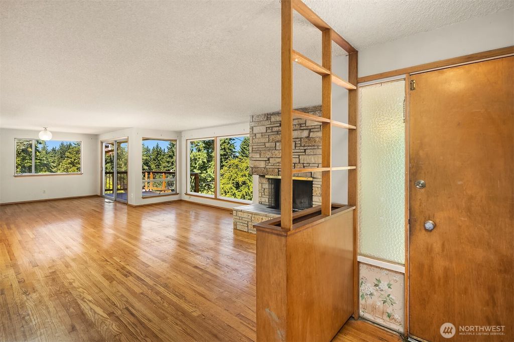 Photo of 7017 NE 155th Place, Kenmore, WA 98028 (MLS # 2408315)