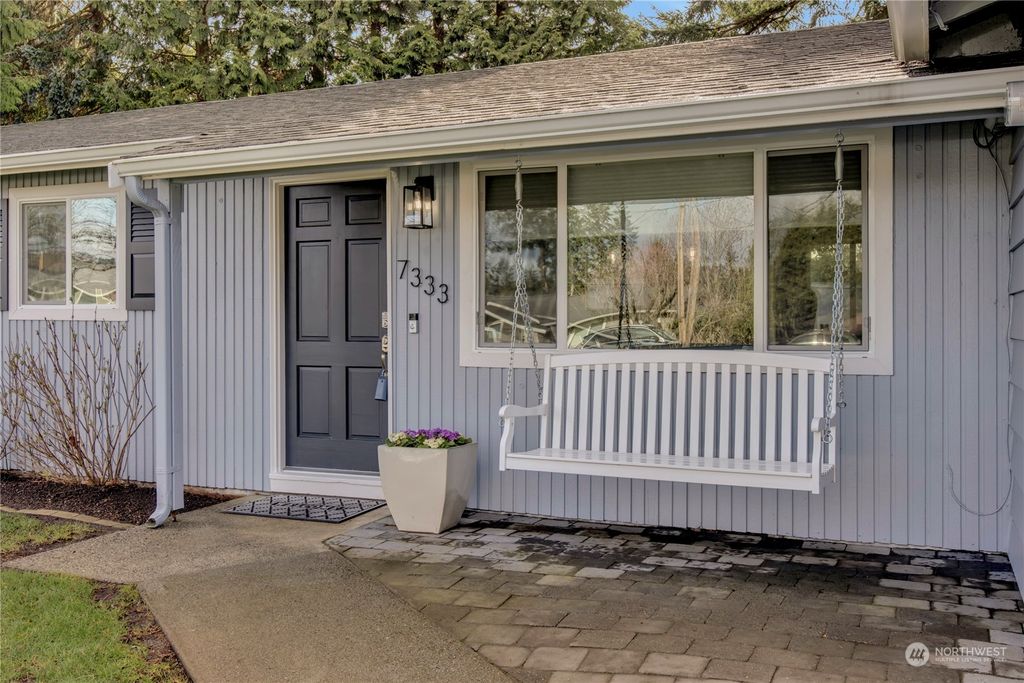 Photo of 7333 125th Place SE, Newcastle, WA 98056 (MLS # 2210311)