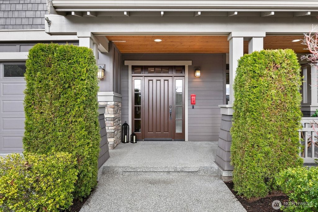 Photo of 9026 NE 127th Place, Kirkland, WA 98034 (MLS # 2479806)