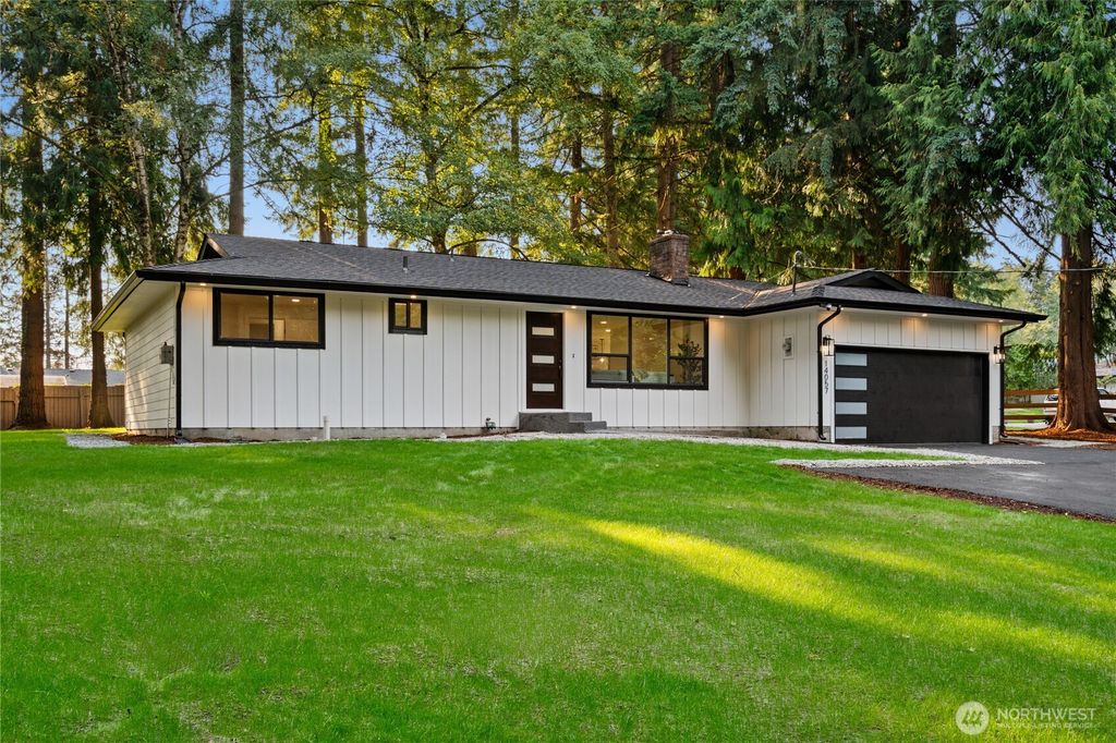 Photo of 14057 177th Avenue SE, Renton, WA 98059 (MLS # 2428767)