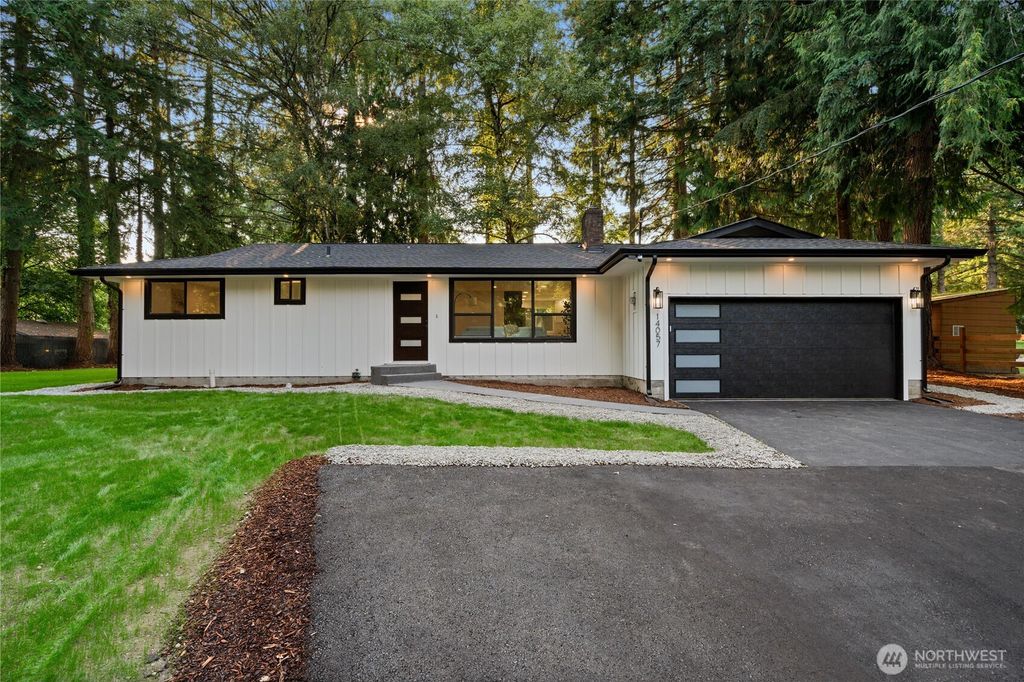 Photo of 14057 177th Avenue SE, Renton, WA 98059 (MLS # 2428767)