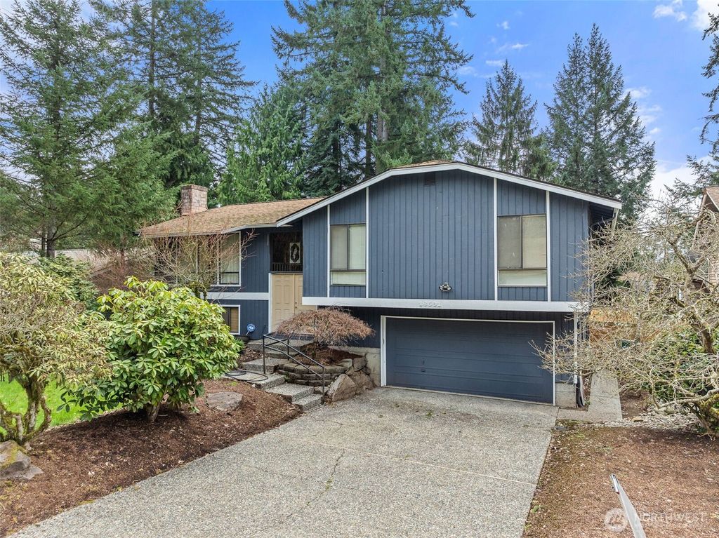 Photo of 16531 NE 98th Court, Redmond, WA 98052 (MLS # 2501305)