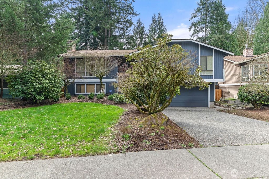 Photo of 16531 NE 98th Court, Redmond, WA 98052 (MLS # 2501305)