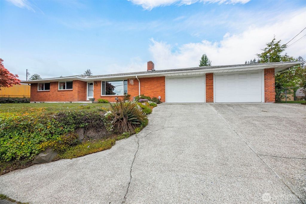 Photo of 7304 Beverly Boulevard, Everett, WA 98203 (MLS # 2370856)